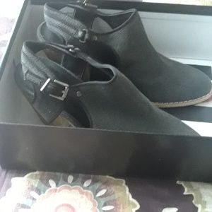 Reba M wedge